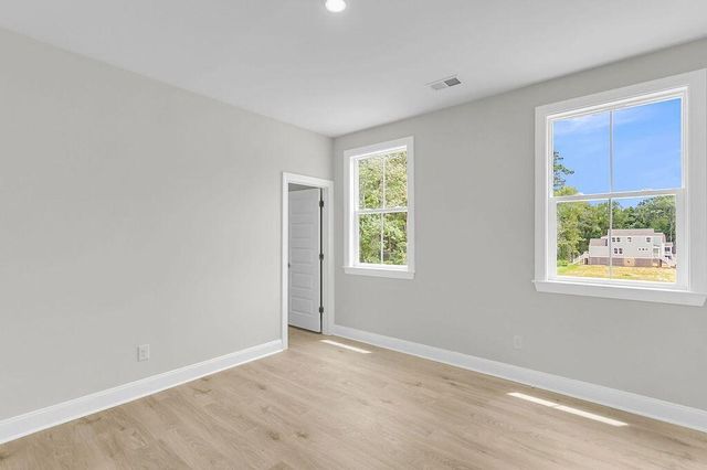 7367 Longtown Drive, Hanahan, SC 29410