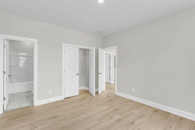 7367 Longtown Drive, Hanahan, SC 29410
