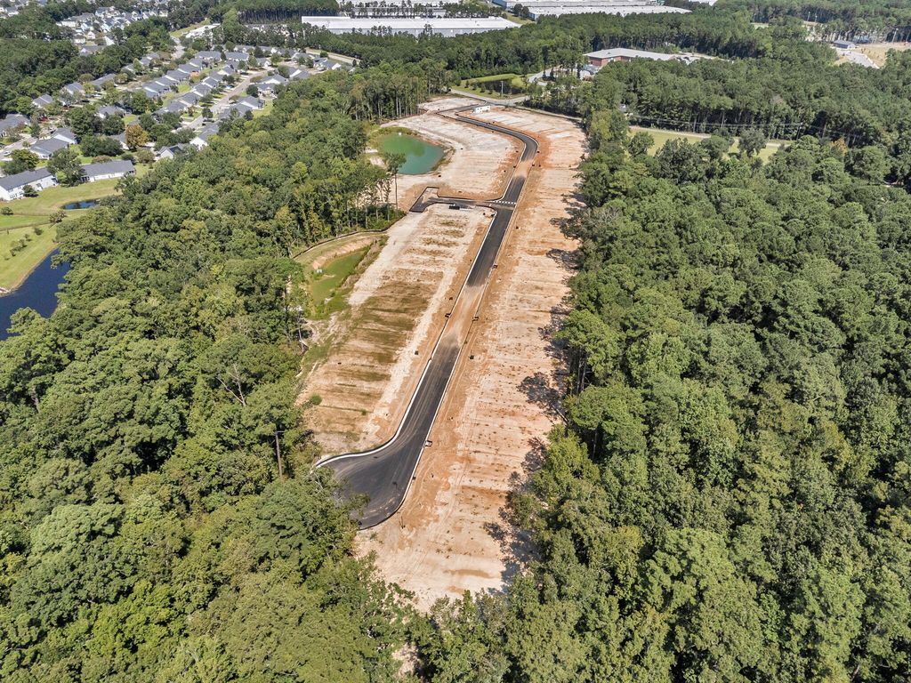 Image 18 of property listing at 7367 Longtown Drive, Hanahan, SC 29410