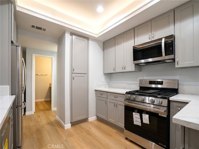 5310 Zelzah 101, Encino, CA 91316