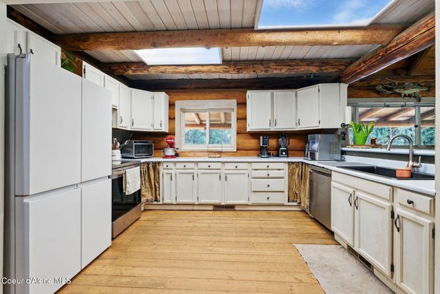 76 Shadow Valley Ln, Clark Fork, ID 83811