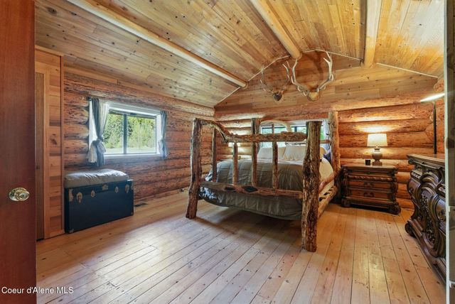 76 Shadow Valley Ln, Clark Fork, ID 83811