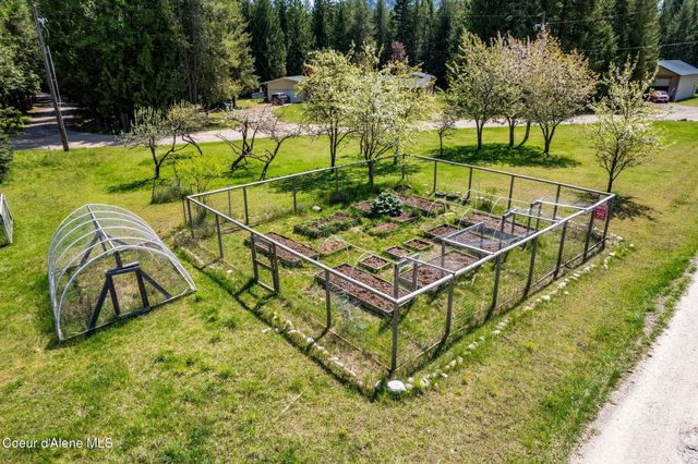 76 Shadow Valley Ln, Clark Fork, ID 83811