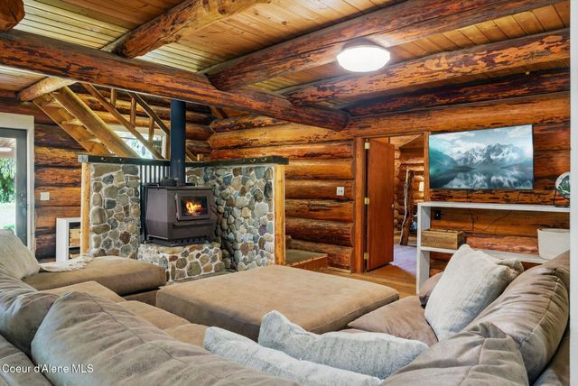 76 Shadow Valley Ln, Clark Fork, ID 83811