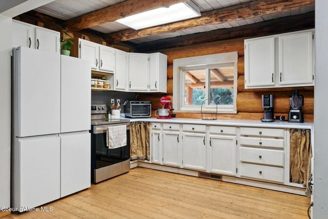 76 Shadow Valley Ln, Clark Fork, ID 83811