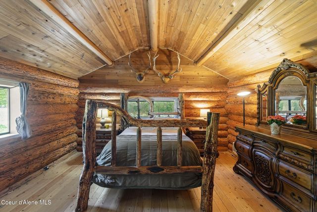 76 Shadow Valley Ln, Clark Fork, ID 83811