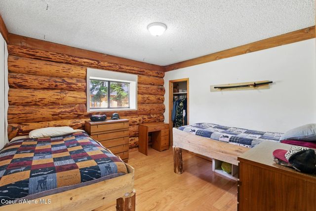 76 Shadow Valley Ln, Clark Fork, ID 83811