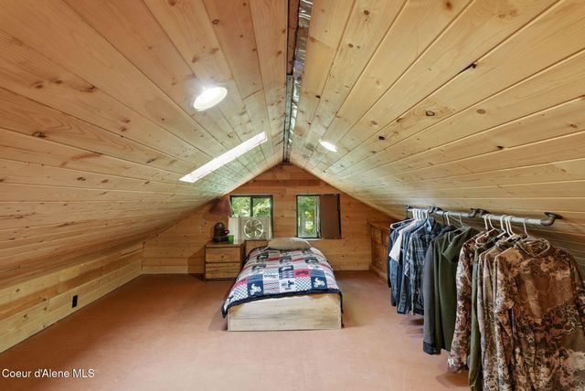 76 Shadow Valley Ln, Clark Fork, ID 83811