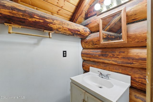 76 Shadow Valley Ln, Clark Fork, ID 83811