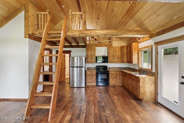 76 Shadow Valley Ln, Clark Fork, ID 83811