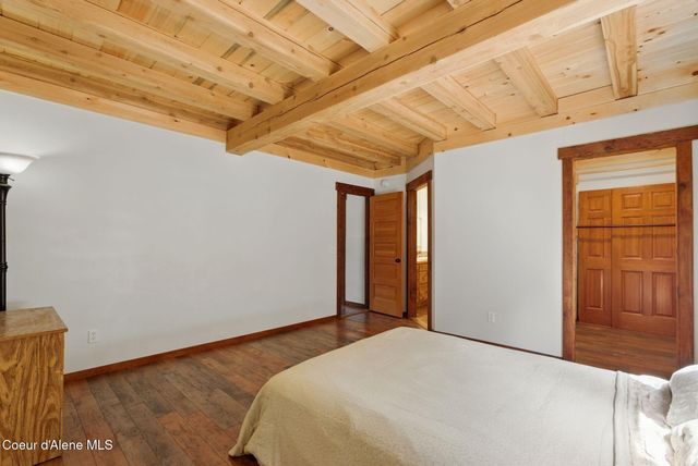 76 Shadow Valley Ln, Clark Fork, ID 83811