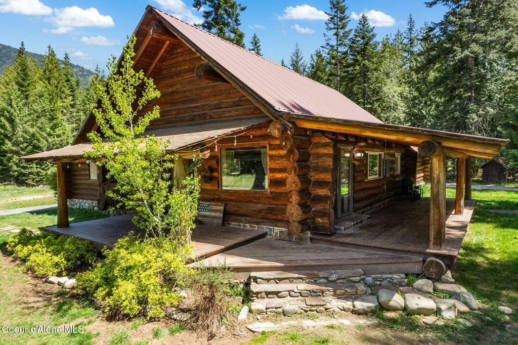 76 Shadow Valley Ln, Clark Fork, ID 83811