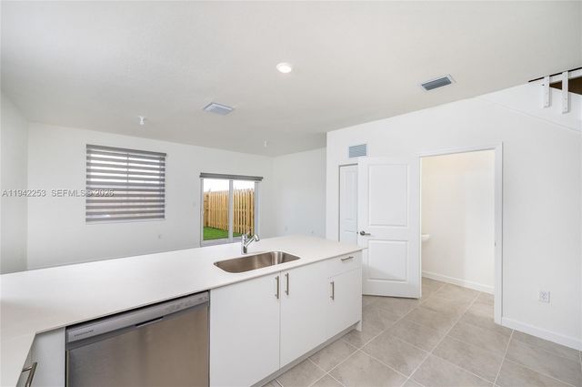 2747 SE 26th Rd 2747, Homestead, FL 33035