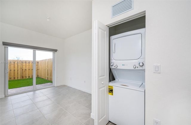 2747 SE 26th Rd 2747, Homestead, FL 33035