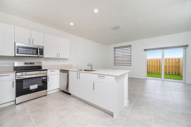 2747 SE 26th Rd 2747, Homestead, FL 33035