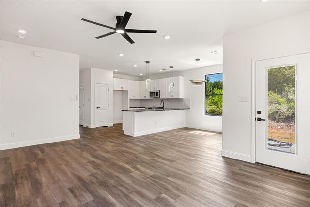 5915 Black Pine Circle, Granbury, TX 76048