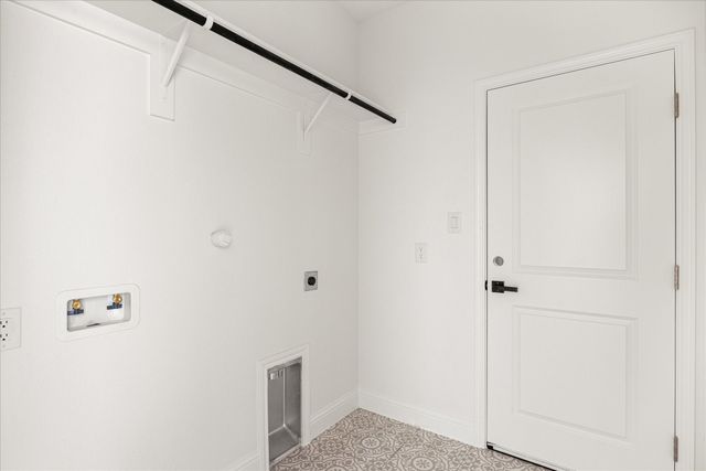 5915 Black Pine Circle, Granbury, TX 76048