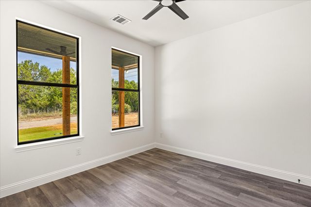 5915 Black Pine Circle, Granbury, TX 76048