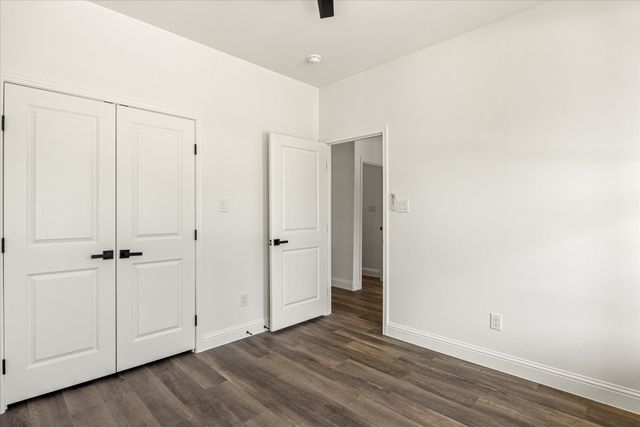 5915 Black Pine Circle, Granbury, TX 76048