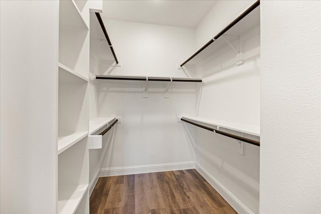 5915 Black Pine Circle, Granbury, TX 76048