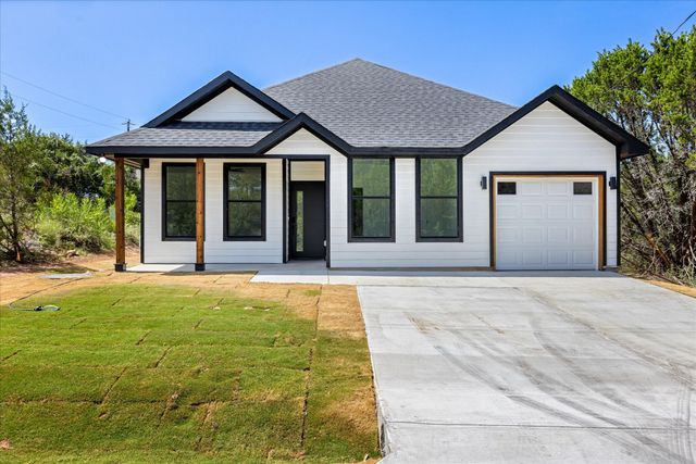 5915 Black Pine Circle, Granbury, TX 76048