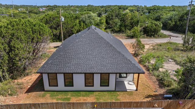 5915 Black Pine Circle, Granbury, TX 76048