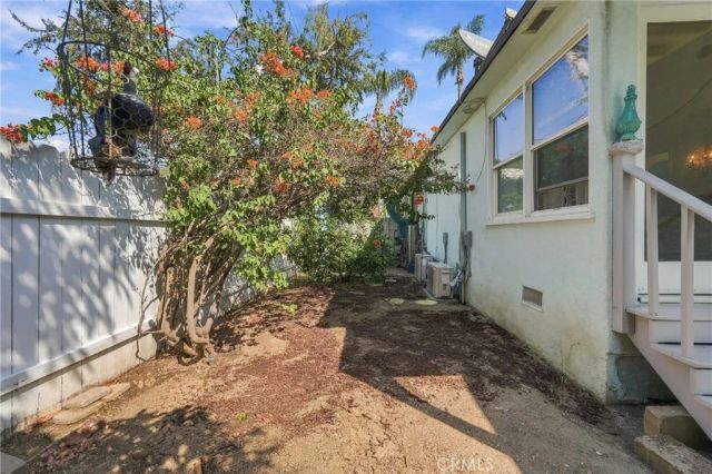 1100 E Whiting Avenue, Fullerton, CA 92831
