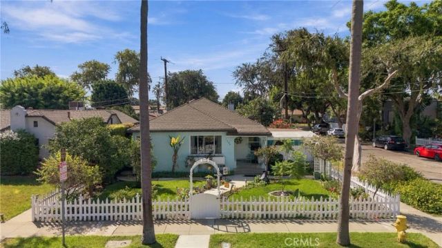 1100 E Whiting Avenue, Fullerton, CA 92831