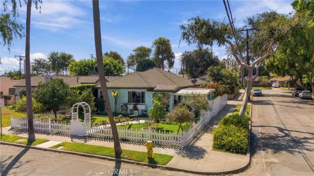 1100 E Whiting Avenue, Fullerton, CA 92831