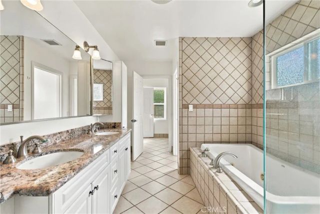 1100 E Whiting Avenue, Fullerton, CA 92831