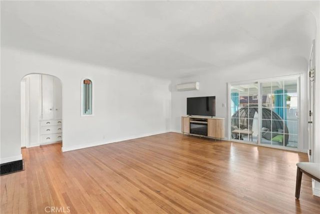 1100 E Whiting Avenue, Fullerton, CA 92831