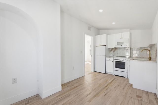 326 6TH AVENUE N 102, St Petersburg, FL 33701