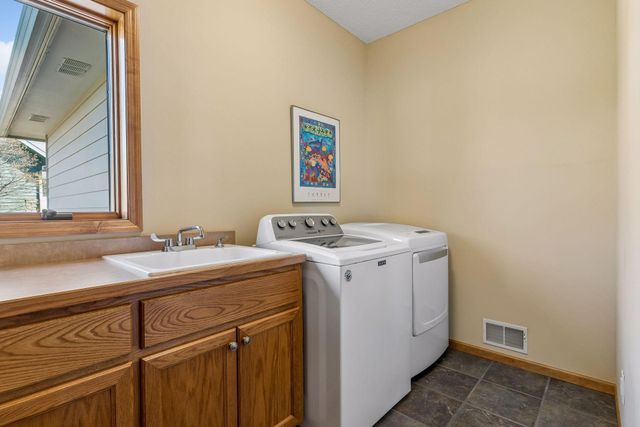 1809 Legacy Drive, Faribault, MN 55021