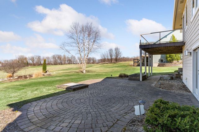 1809 Legacy Drive, Faribault, MN 55021