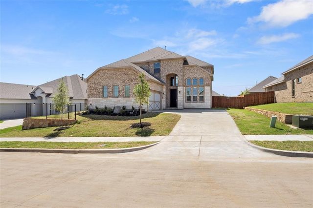 1105 Whispering Hill Drive, Mansfield, TX 76063