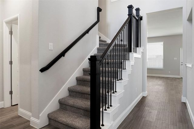 1105 Whispering Hill Drive, Mansfield, TX 76063