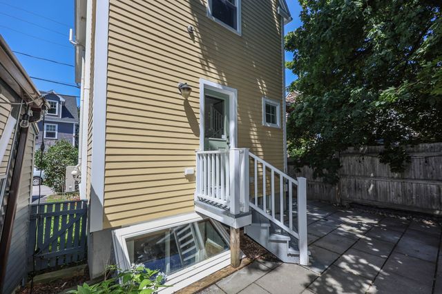 282 Hanover Street, Portsmouth, NH 03801