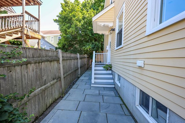 282 Hanover Street, Portsmouth, NH 03801