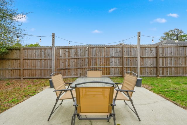 516 Grandridge Drive, Crestview, FL 32539