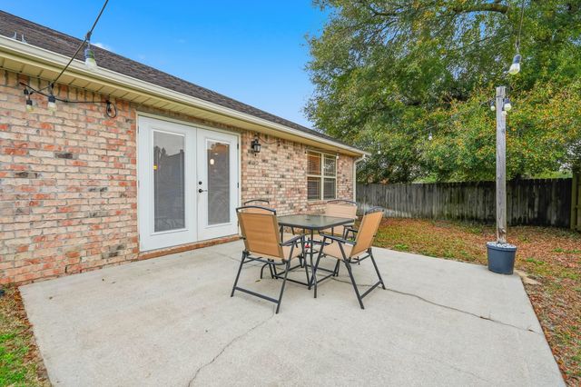 516 Grandridge Drive, Crestview, FL 32539