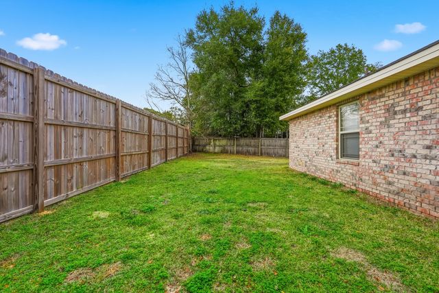 516 Grandridge Drive, Crestview, FL 32539