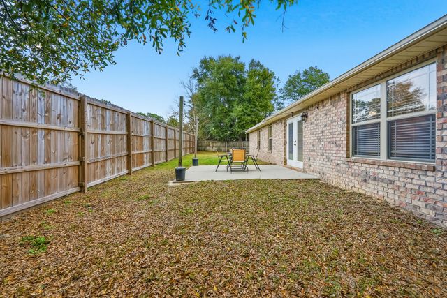 516 Grandridge Drive, Crestview, FL 32539