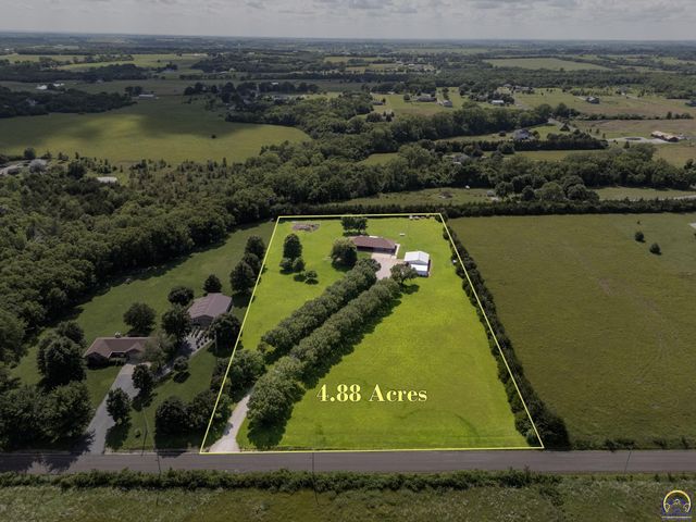8425 NE Marple RD, Topeka, KS 66617