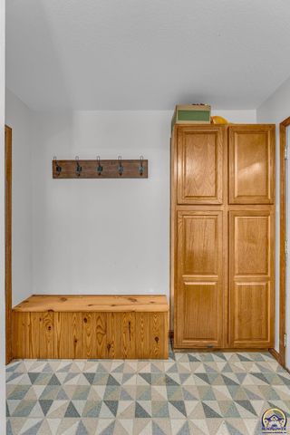 8425 NE Marple RD, Topeka, KS 66617