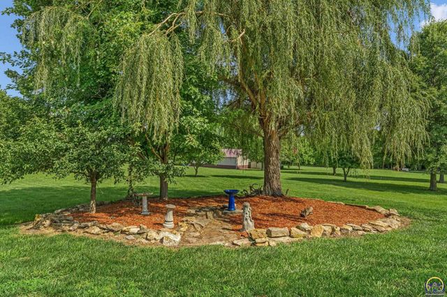 8425 NE Marple RD, Topeka, KS 66617
