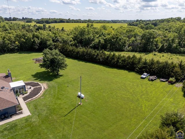 8425 NE Marple RD, Topeka, KS 66617