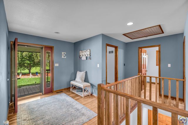 8425 NE Marple RD, Topeka, KS 66617