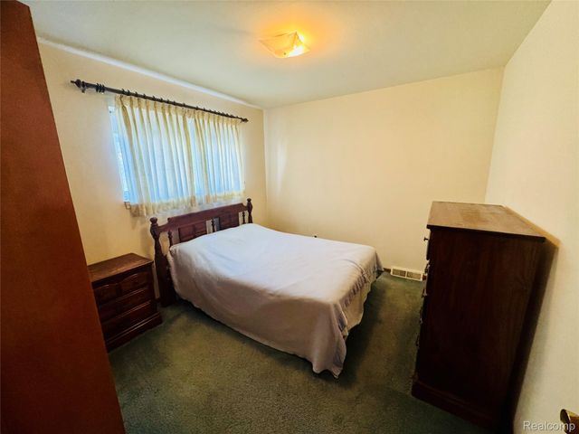 26032 Falmouth Drive, Warren, MI 48089