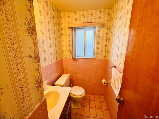 26032 Falmouth Drive, Warren, MI 48089