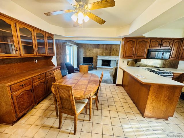 26032 Falmouth Drive, Warren, MI 48089